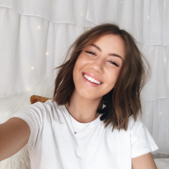 Meet your Posher, Taylor - Picture 1 of 1